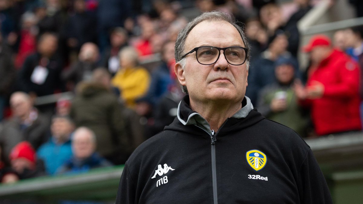 TodoDeportesCol's tweet photo. Marcelo Alberto Bielsa Caldera 🇦🇷 (Rosario, Argentina; 21 de julio de 1955) 

Actualmente libre su último club fue el Leeds United club con el cuál logró el ascenso a la #PremierLeague https://t.co/wMa2Oce7tr