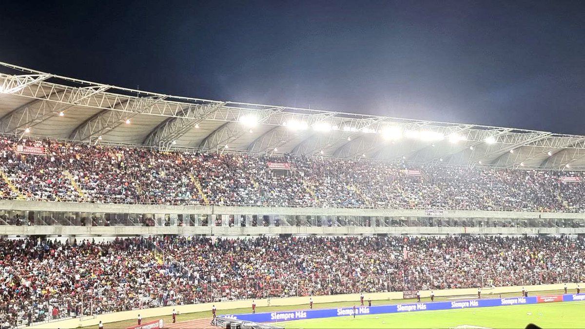 amarcanopsuv's tweet photo. Dimos lo mejor muchachos de la @SeleVinotinto Ahora es qué hay fútbol en Venezuela . Nosotros en Bolívar estamos listos para seguir recibiéndolos . Esta es su casa !!! @NicolasMaduro @FVF_Oficial @pinfantea @TareckPSUV @MervinMaldonad0 @delcyrodriguezv https://t.co/4JSPalGTGm