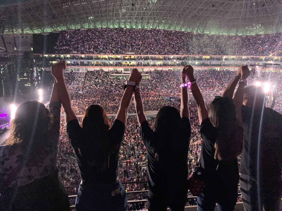 irlanMz's tweet photo. Uno de los mejores días de mi vida 🎆 #Coldplay #MusicOfTheSpheresWorldTour  #ColdplayMonterrey https://t.co/hdXfOObuIZ
