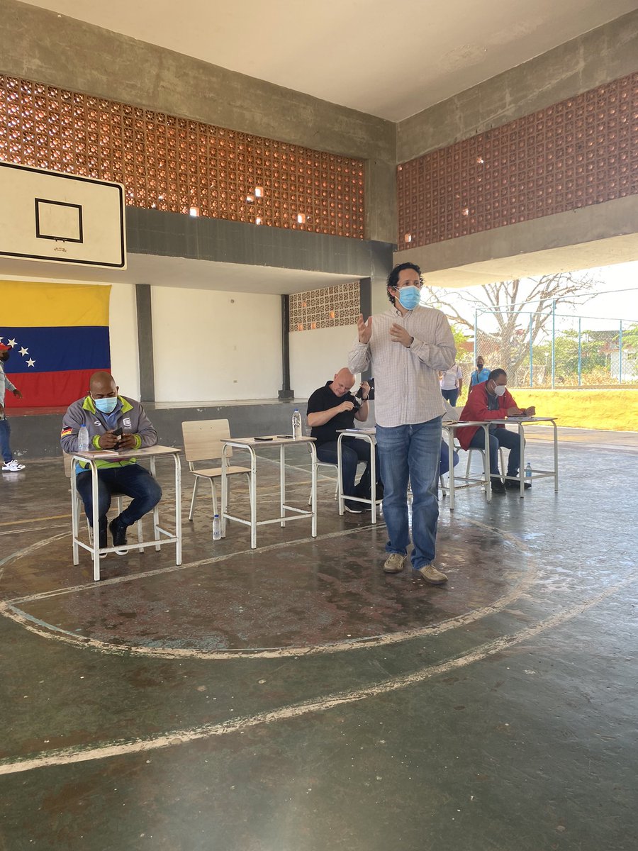 Congreso de los Servicios Públicos de Barlovento, de los Municipios Brión, Acevedo, Paez, Buroz, Pedro Gual y Andres Bello, aquí vino la gente a definir los parámetros de funcionamiento, reparación las fallas, establecer criterios de seguimiento, plan de atención <a href="/HectoRodriguez/">Héctor Rodríguez C.</a>