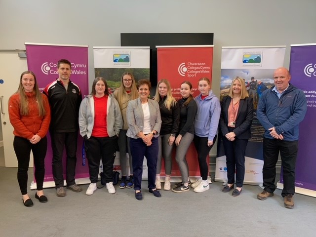 We're also grateful for the support we've received from our partners <a href="/sportwales/">Sport Wales</a> and <a href="/PAA_TOP/">Partneriaeth Awyr Agored l Outdoor Partnership</a> with great facilities from <a href="/summitcentre1/">Summit Centre</a>

Thanks too to the volunteers at <a href="/ColegMerthyr/">Coleg Merthyr</a>

<a href="/RobBaynhamSport/">Rob Baynham</a> @NiaBrodrickCC <a href="/WelshCollegeSpo/">Welsh Colleges Sport</a>

#WinterofWellbeing #OutdoorChallenge2022