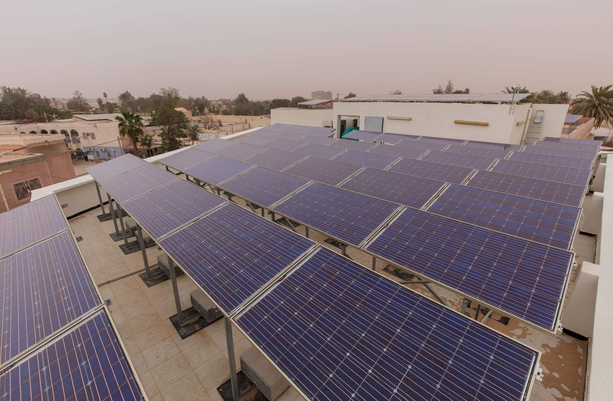 SG_Algerie's tweet photo. Nous sommes fiers d’inaugurer notre centre d’affaires Hassi Messaoud 100% #solaire 100% #digitale, en présence de Julien Strenzy, président du directoire de @SG_Algerie, des cadres de la banque et de nos amis des médias. https://t.co/5ZZ8P8nOs3