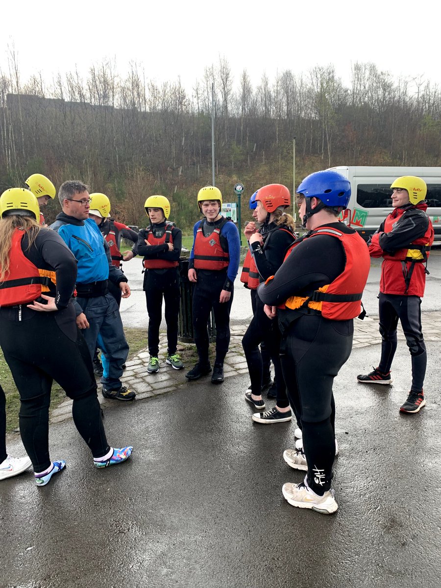 ActiveCambria's tweet photo. Well done to our @colegcambria catering students who went on the @chwaraeoncc @PAA_TOP outdoor adventure day. Very brave of you all. #winterofwellbeing2022 https://t.co/eQ3WaCQFXW