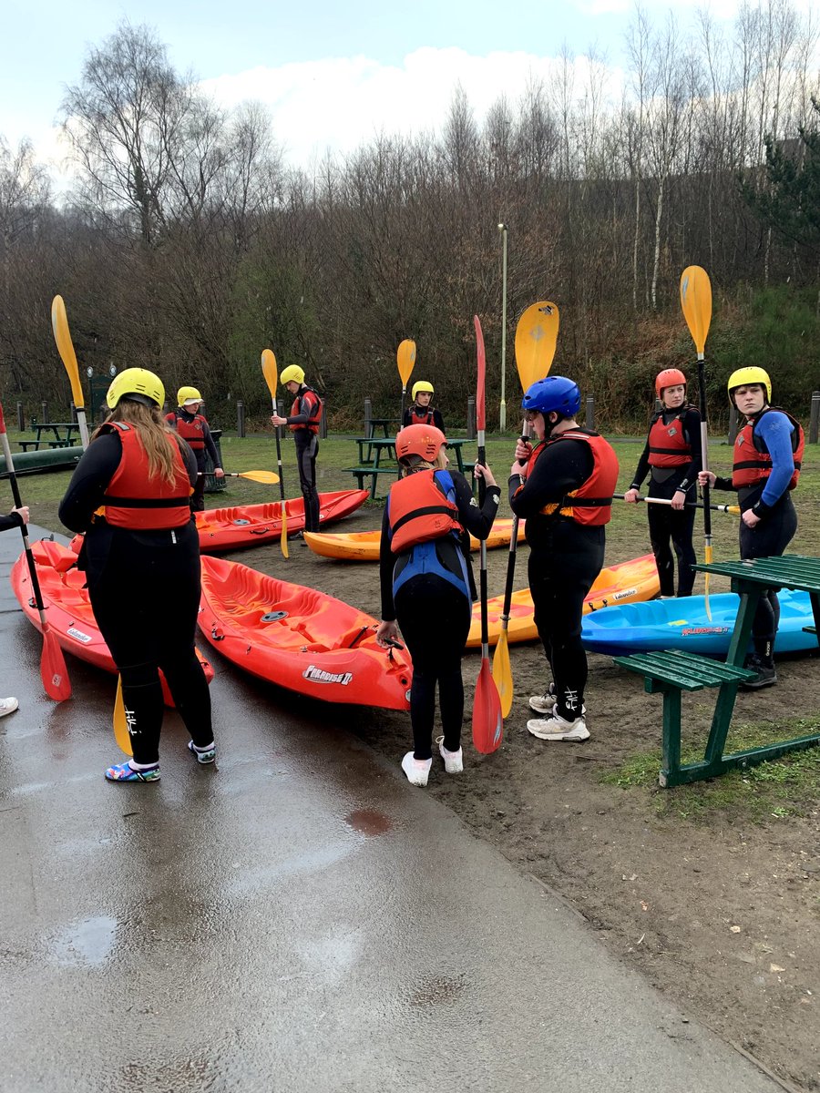 Well done to our @colegcambria catering students who went on the @chwaraeoncc <a href="/PAA_TOP/">Partneriaeth Awyr Agored l Outdoor Partnership</a> outdoor adventure day. Very brave of you all. #winterofwellbeing2022