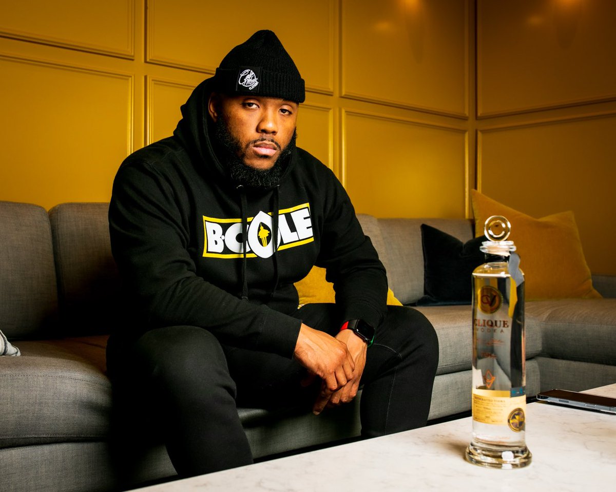 S/o <a href="/FrankieFaded/">Frank Bachurski</a> bringing me into the family! <a href="/CliqueVodka/">Clique Vodka</a> <a href="/PremierSpirits/">Premier Innovations Group</a>