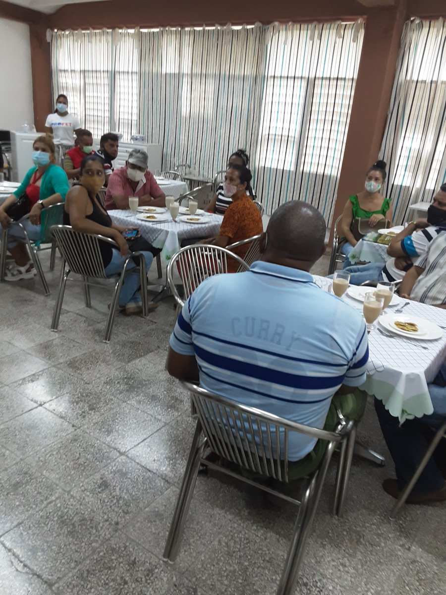 #Cuba #CubaMined #EducaciónGuantánamo #EducaciónBaracoa Delegados a la asamblea provincial del PCC intercambian con docentes y estudiantes del centro <a href="/CubaMined/">MINED</a> <a href="/elsa_ena/">Ena Elsa Velázquez Cobiella</a> <a href="/Educa_Gtmo/">Dgeap Guantánamo Cuba</a> <a href="/maria_laviste/">Raquel Maria Laviste Villafruela</a> <a href="/PresidenciaCuba/">Presidencia Cuba 🇨🇺</a> <a href="/DiazCanelB/">Miguel Díaz-Canel Bermúdez</a>#Cuba #CubaMined