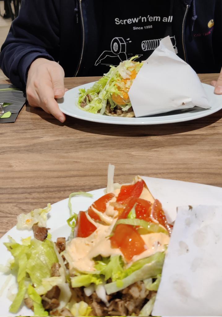 Tension2de's tweet photo. SI SI LA GROSSE BOUFFE #RECNIGHT #CHARLOUZE #IKAROS https://t.co/QsVt3Upb0M