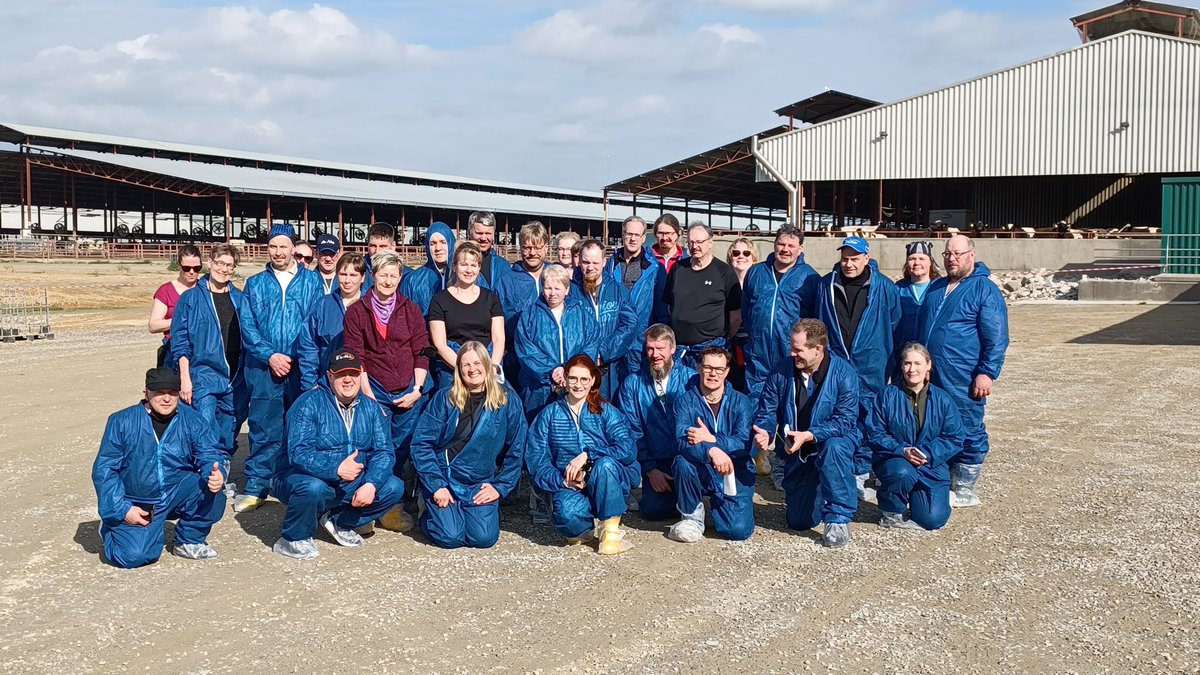 EllaAnu's tweet image. Finnish farmers keep going in Spain 🤗. Today visiting farms who use 85-100% of the feed from their own fields. Irrigation system is important -and so is quality silage! #discussiongroups #spaintour #lucerne #grassfed @ProAgria