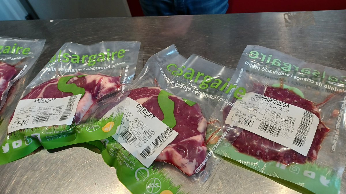 EllaAnu's tweet image. Finnish farmers keep going in Spain 🤗. Today visiting farms who use 85-100% of the feed from their own fields. Irrigation system is important -and so is quality silage! #discussiongroups #spaintour #lucerne #grassfed @ProAgria