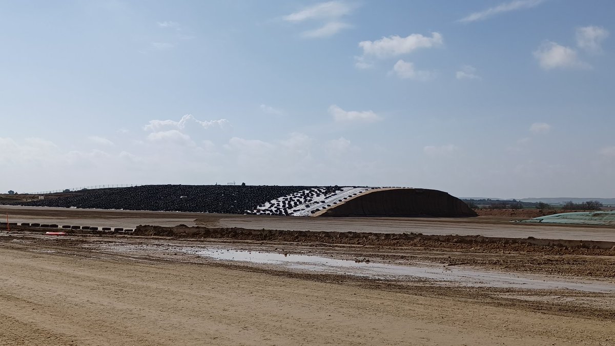 EllaAnu's tweet image. Finnish farmers keep going in Spain 🤗. Today visiting farms who use 85-100% of the feed from their own fields. Irrigation system is important -and so is quality silage! #discussiongroups #spaintour #lucerne #grassfed @ProAgria