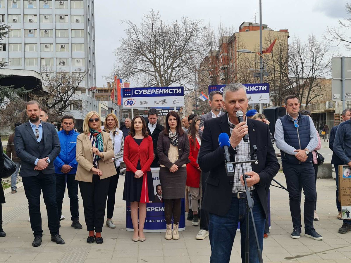 SrbijaZdrava's tweet photo. #Суверенисти у Ваљеву

Заокружи #ДЕСЕТ 

#Србија_није_на_продају https://t.co/sJJk8sJNH0