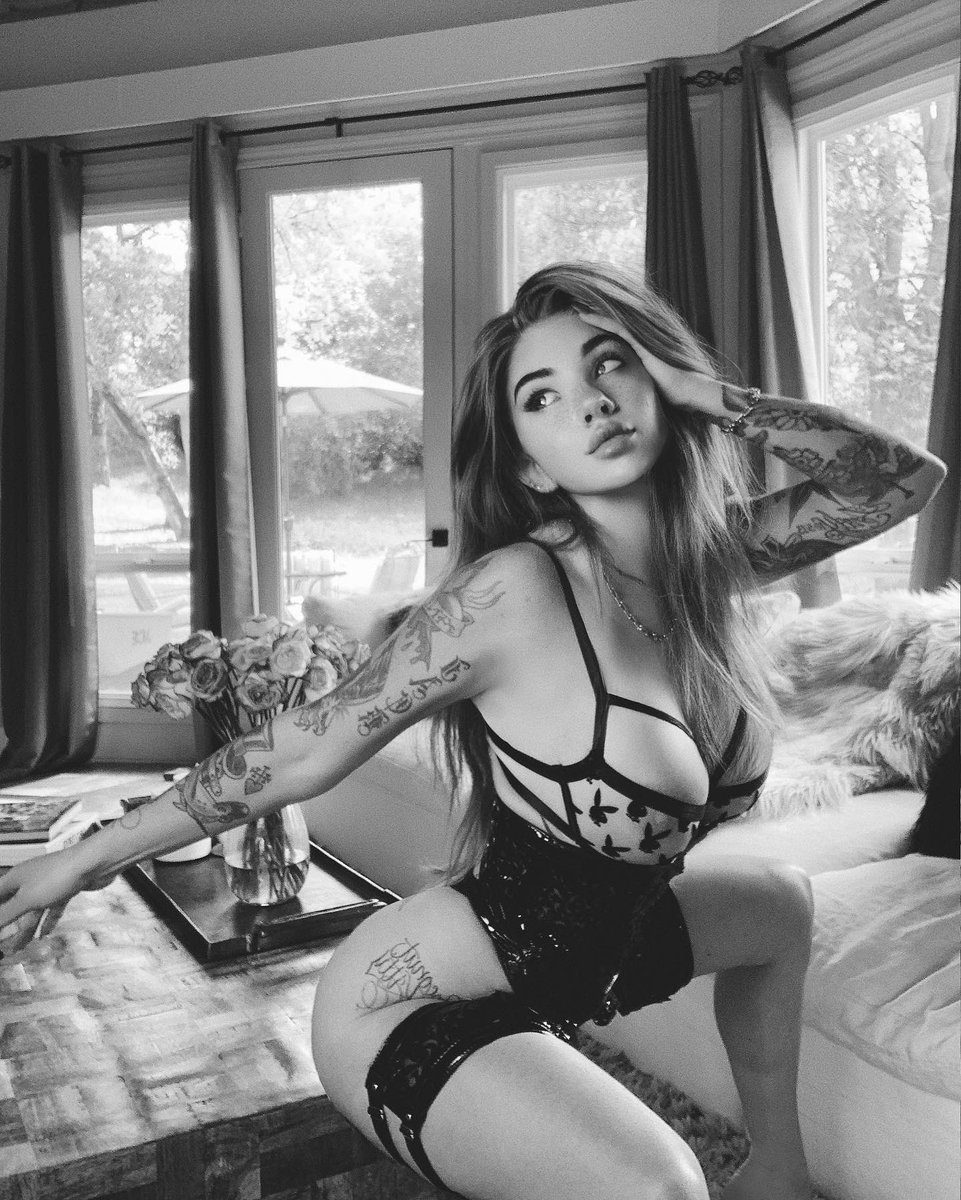 dianadeetsx's tweet photo. Come get me baby I’m on. Come play with me on my premium 🤪 https://t.co/05QPaq9xLi