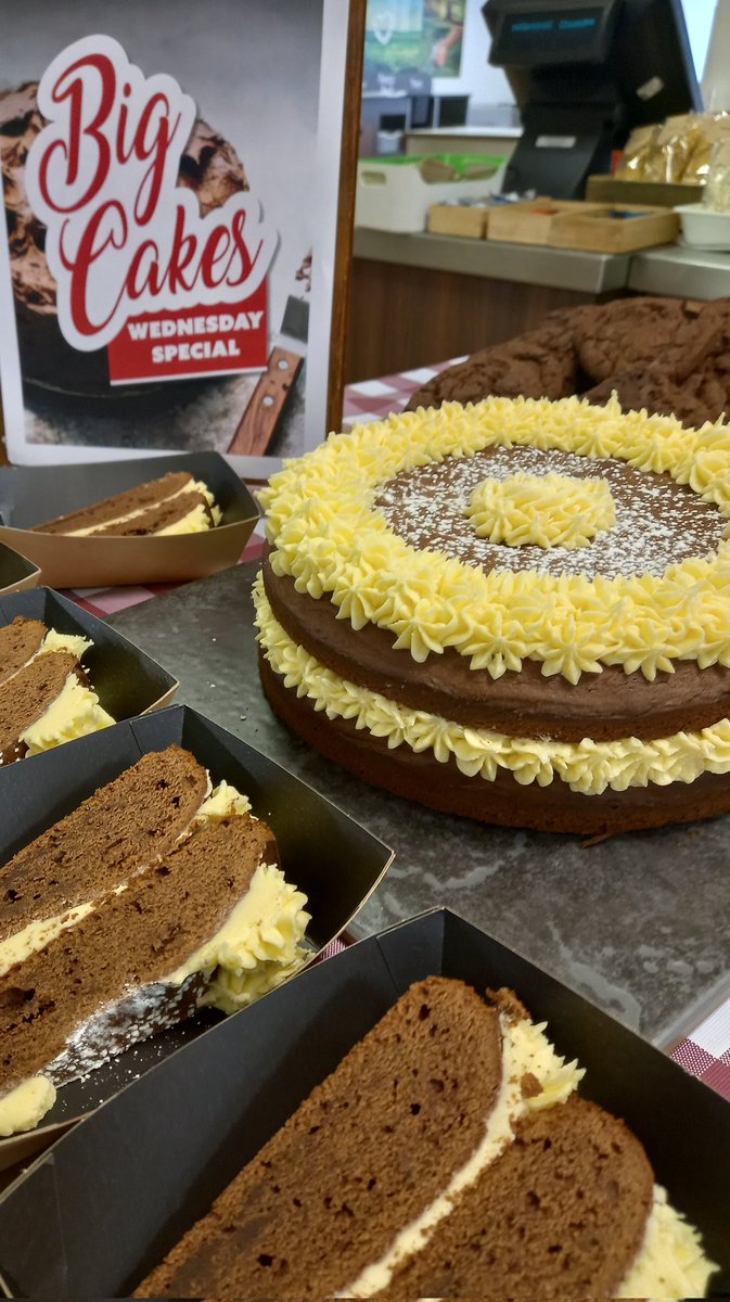 ChefLee87's tweet photo. Todays curry counter and big cake special https://t.co/NmD4m5smJL