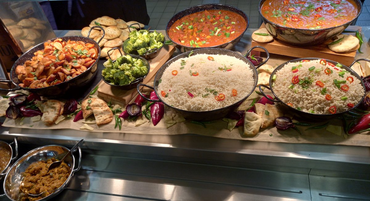 ChefLee87's tweet photo. Todays curry counter and big cake special https://t.co/NmD4m5smJL