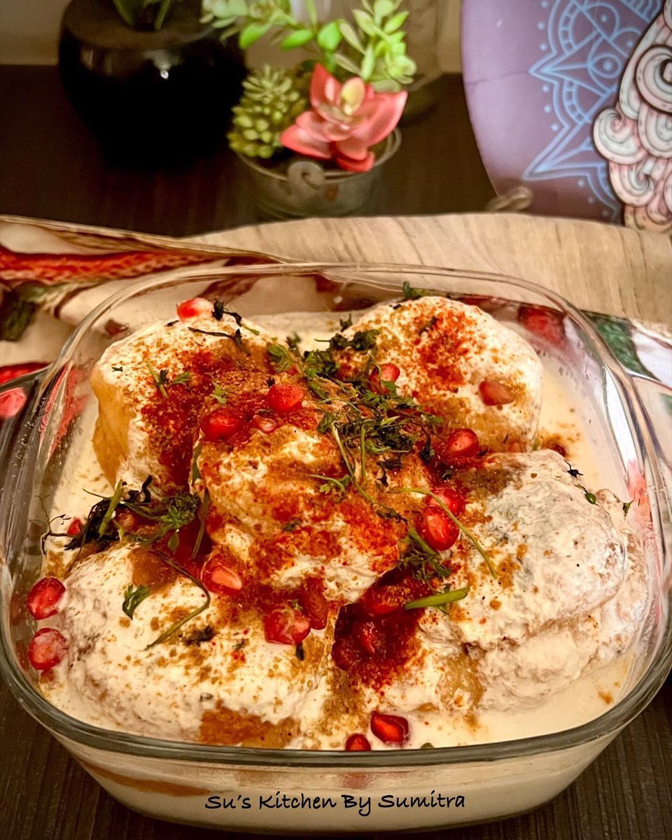 Dahi Vada - absolutely summer delish.. 
#dahivada #summertreat #indianfood #chaat #yummy