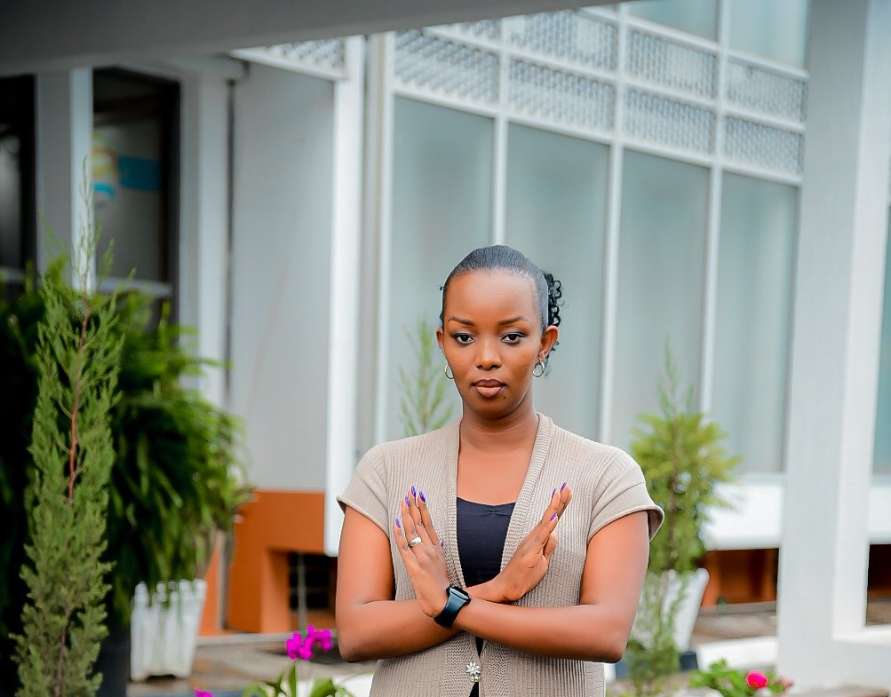EgidieBibio's tweet photo. Ngo umukobwa wize amashuri menshi cyangwa wikungahaje ntabona umugabo!?

Werurwe irarangiye, reka irangirane n'imyumvire ibangamira iterambere ry'umugore!
@erick_shaba @PMudakikwa @kagire @ClaudeKarangwa @MBatamuliza 
Dufatanye, tubigiremo uruhare!
#BreakTheBiasRw https://t.co/dqb2sWMSzB