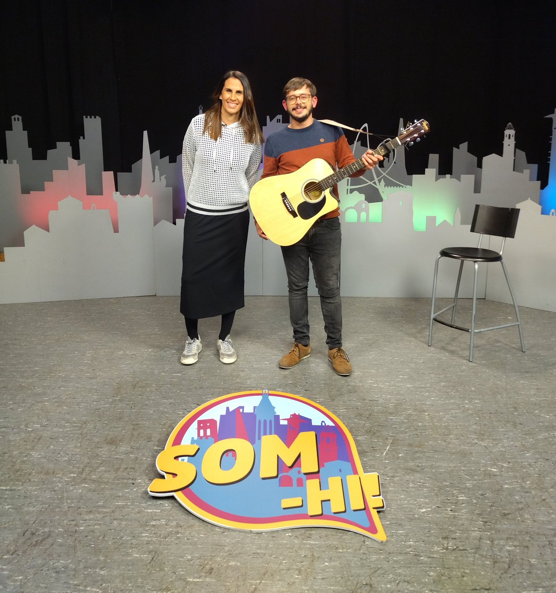 A les 20:30h serem al Som-hi! de <a href="/tac12_tv/">TAC 12</a> parlant sobre "El Club dels Covards" i tocant una cançó en acústic! 
No us ho perdeu!