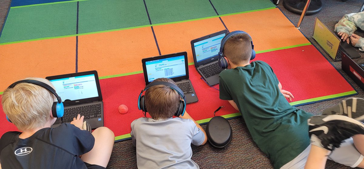 MrsRootJRE's tweet photo. Tigers who Code, day 1 was a success! @FrostwoodElem #thirdgradecoders #sbvanguard #sbisdct #hourofcode #codingdanceparty https://t.co/QP4LL3MgIL