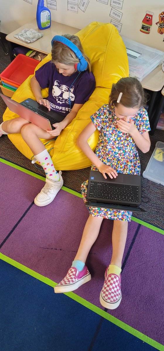 MrsRootJRE's tweet photo. Tigers who Code, day 1 was a success! @FrostwoodElem #thirdgradecoders #sbvanguard #sbisdct #hourofcode #codingdanceparty https://t.co/QP4LL3MgIL