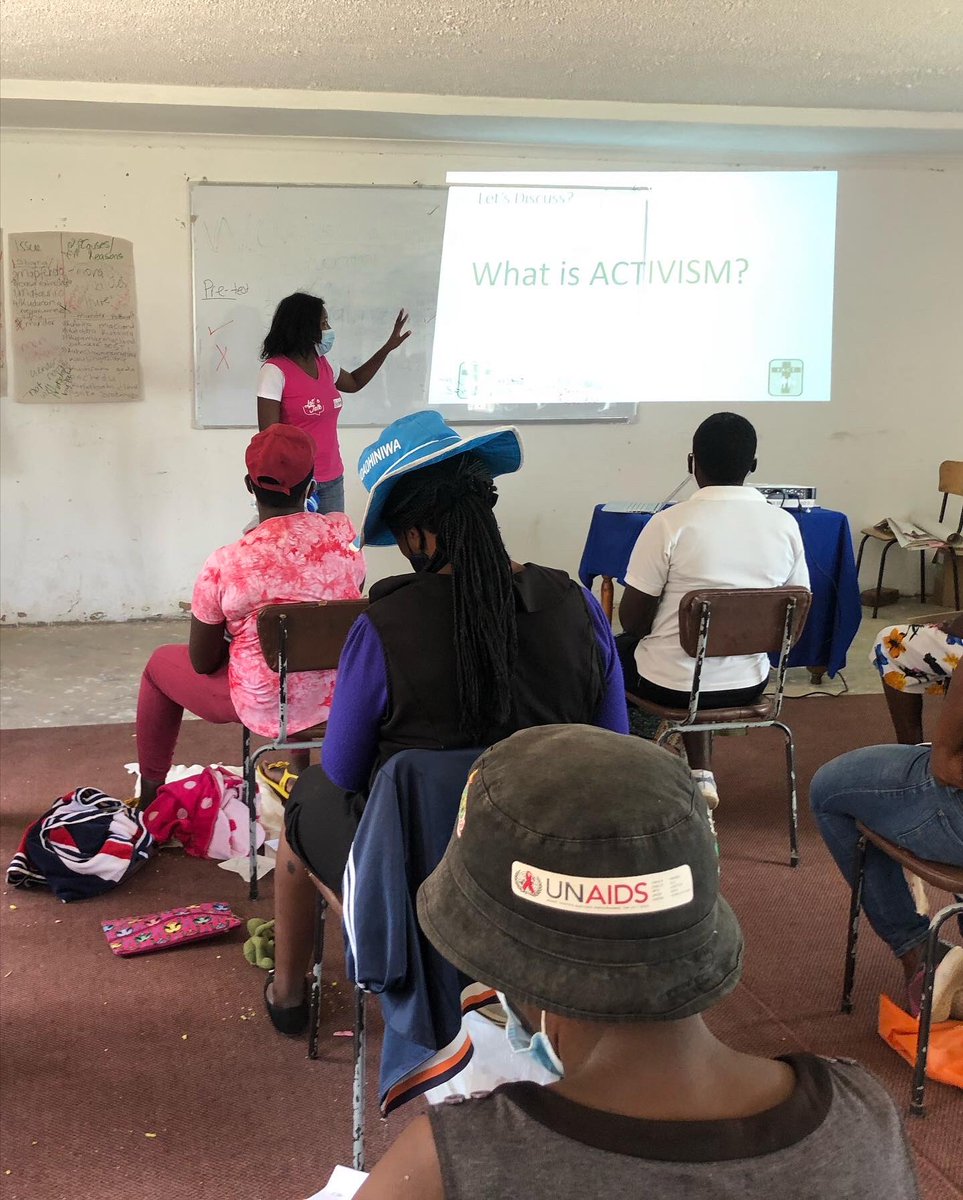 MagariraBelinda's tweet photo. Second day of workshop in Macheke with female sex workers, looking at social activism, social accountability and social mobilisation with the goal of ending Sexual Gender Based Violence. #DevelopmentPractitioner #Voices #ministerbzw #NoToSGBV #socialactivism #femalesexworkers https://t.co/vH2hWognFf