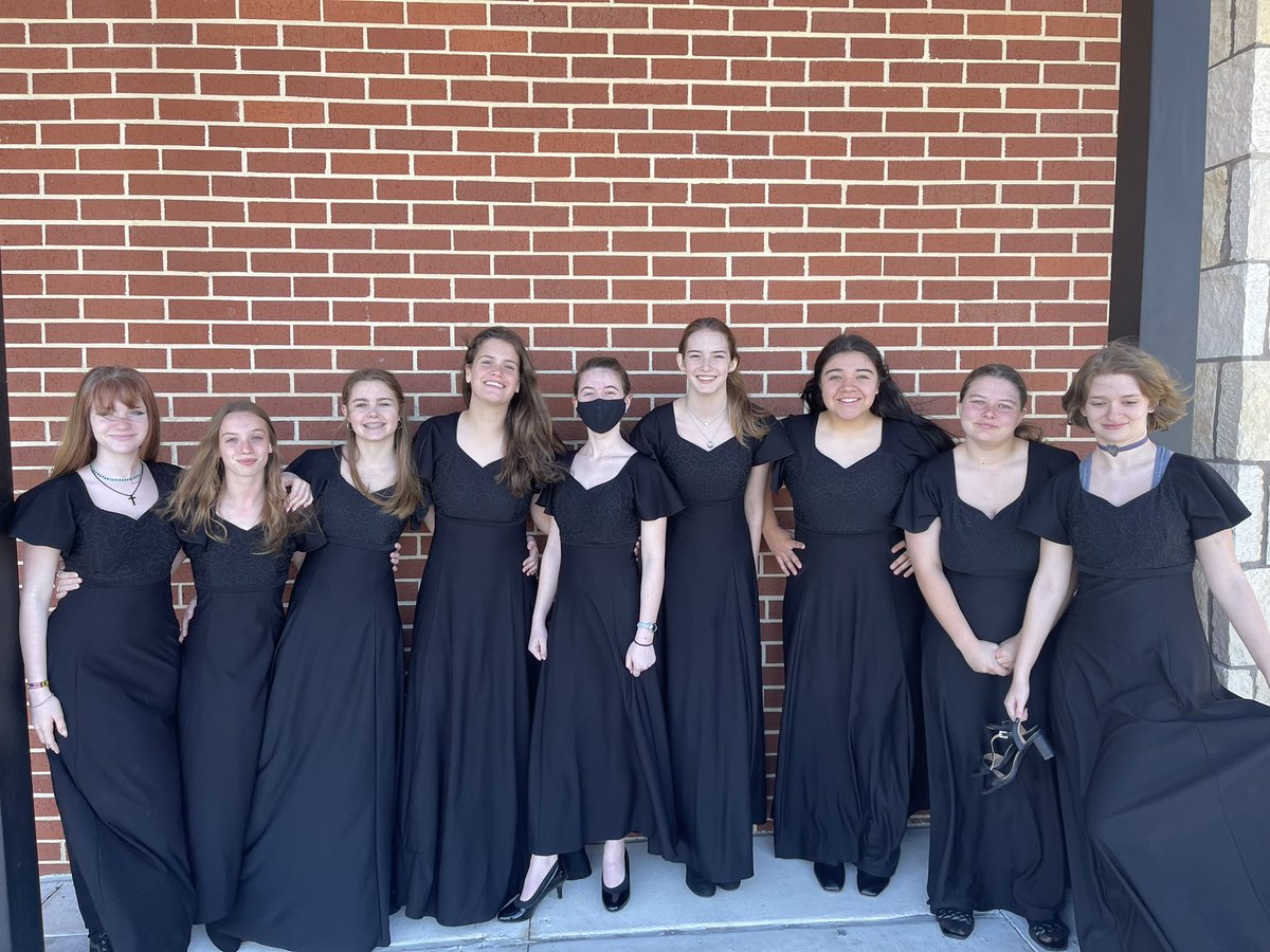 Samanth15517565's tweet photo. JV Treble Choir after their UIL CSR performance. SO proud of these young ladies, they did a fantastic job ❤️ #thelakeisrising #UILCSR @CLHS_Principal @martylenard @schumanncarla1 https://t.co/gRbb5zv2SB