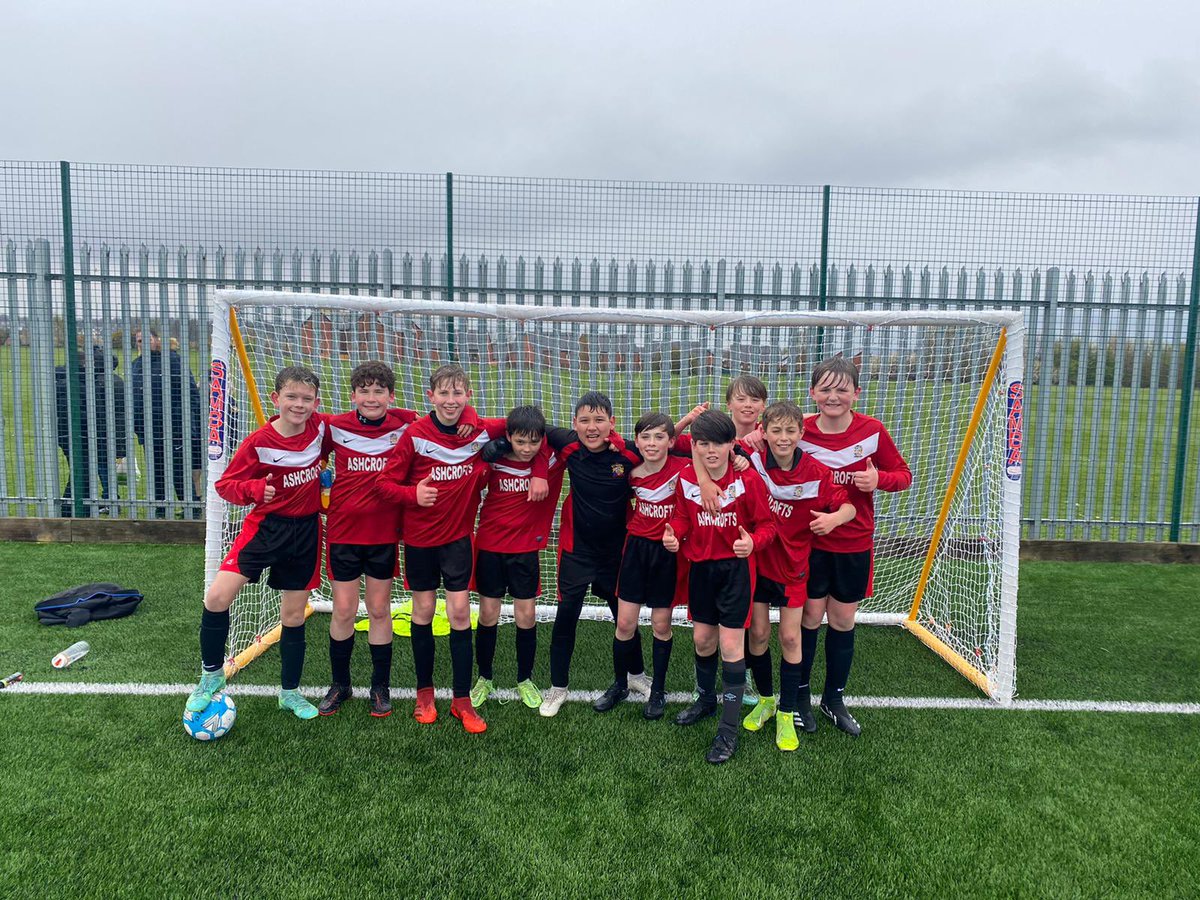 WadeDeaconPE's tweet photo. Y7 boys ⚽️ team came 2nd in the Halton 7aside competition today. Losing on penalties to The Heath after both teams went unbeaten in the tournament and had equal points and goal difference. A great evening of football ⚽️⚽️⚽️ https://t.co/D67fd2hJrB