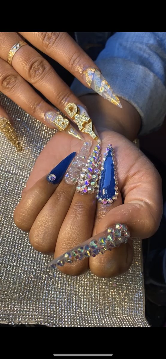 Chinastown_'s tweet photo. Birthday set ๐ฅฐ #birthdayset #nails #chinastown #moblienailtech #lanailtech https://t.co/kkwevvfKud