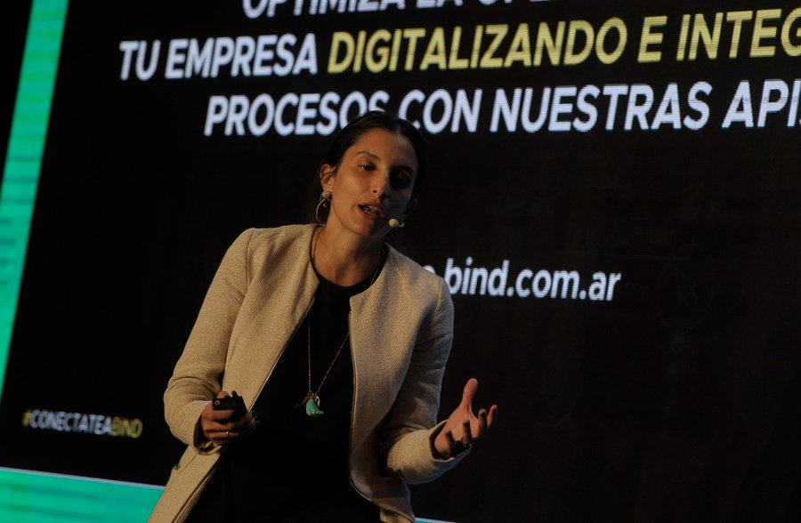 bindARG's tweet photo. La invitación es a que #PyMES y más empresas tradicionales puedan sumar soluciones digitales vía #APIBanco:
🔸 Automatizar pagos y cobros
🔸 ECHEQ Masivos
🔸 Sumar medios de pago alternativos
¡Gracias #PaymentsDay2022 por la invitación! https://t.co/9FBwaEOoeK