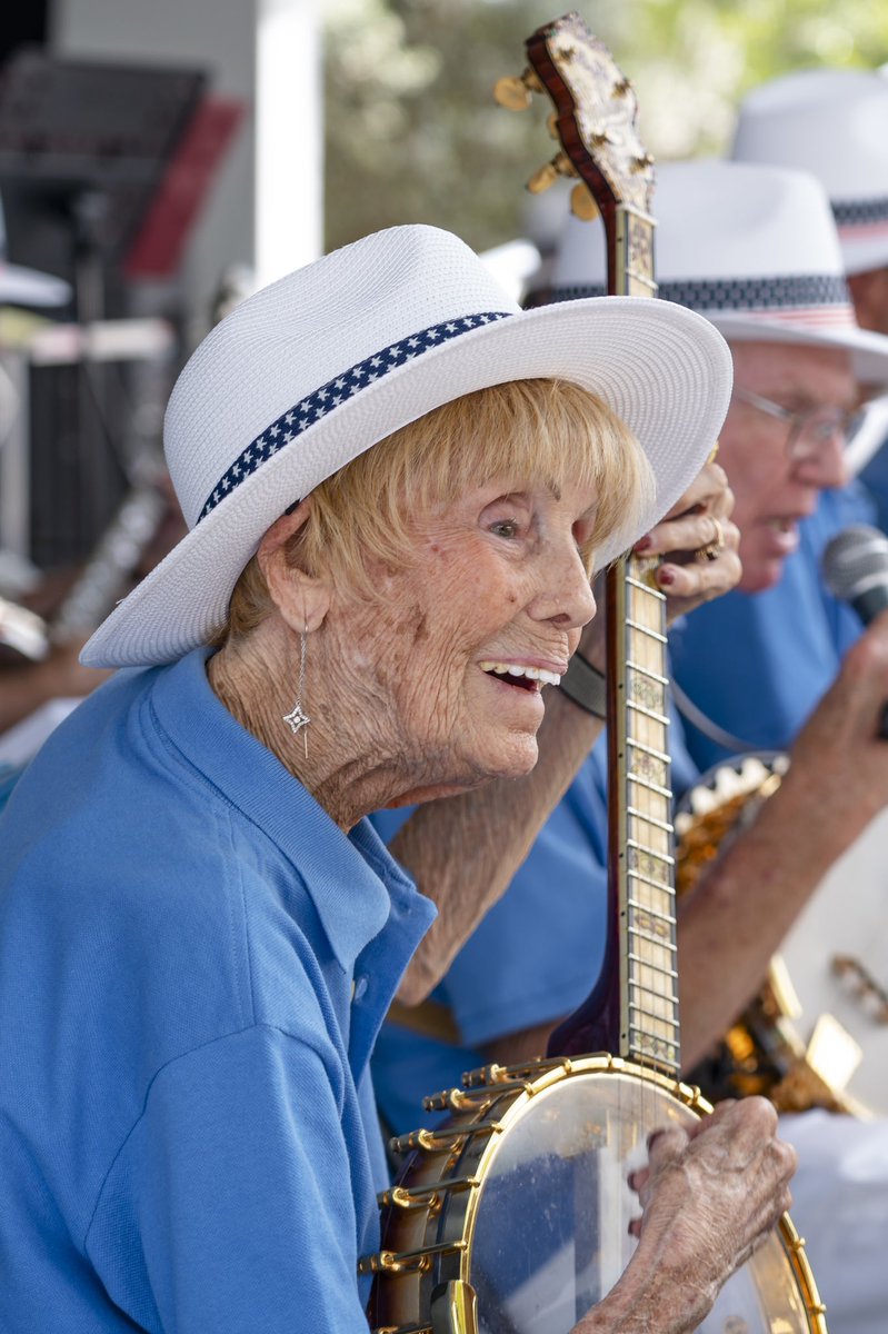 File under “You’re only as old as you allow yourself to feel”. Gold Coast #Banjo Band performing at the #CoralSprings Festival of the Arts earlier this month…