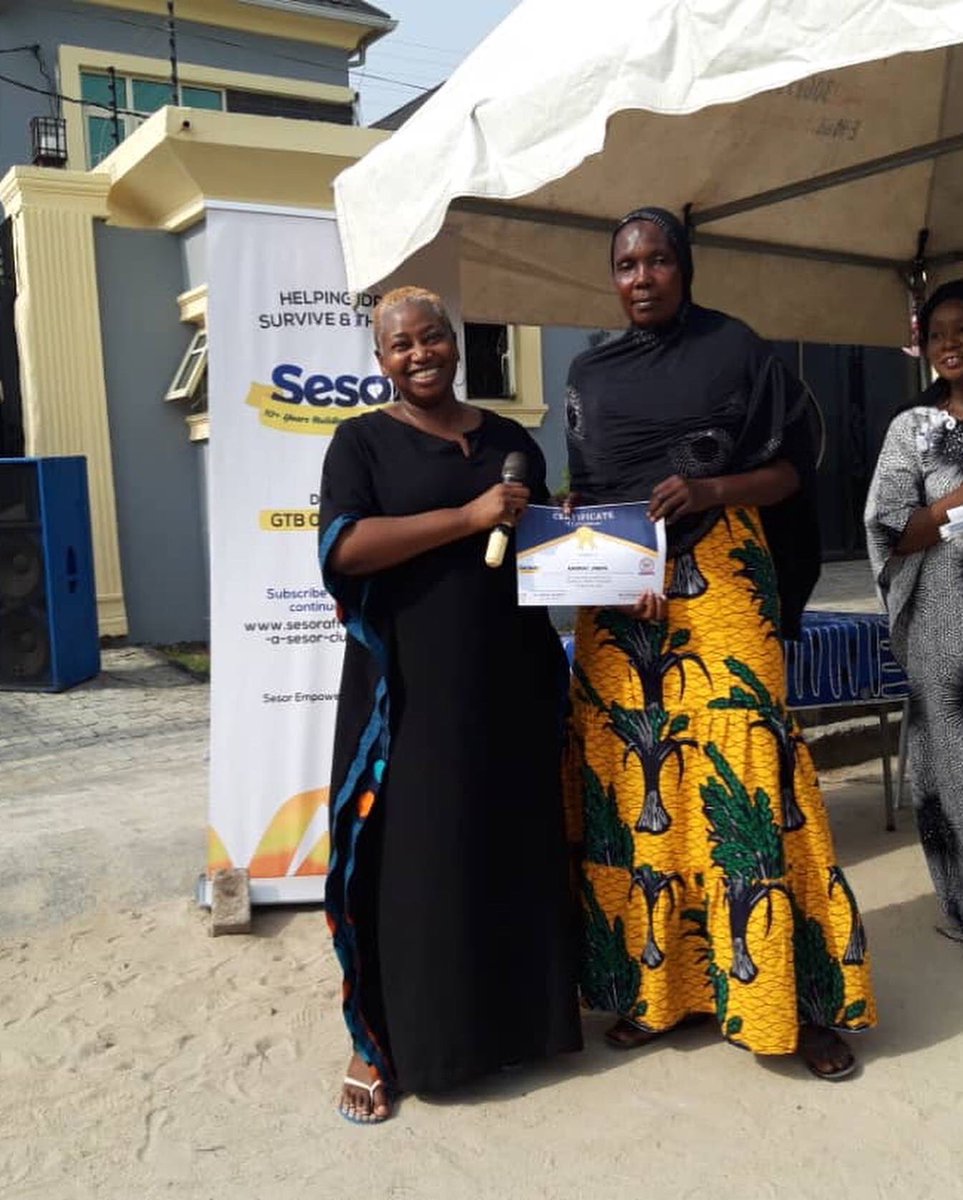 sesorafrica's tweet photo. Presentation of certificates to the women at the Mother’s Day celebration we had on Sunday 27 March.
All our women were awarded certificates for attending the training👏🏽💃🏼
#sesor #groomingcenter #empoweredwomen https://t.co/SV3JqjfXXR