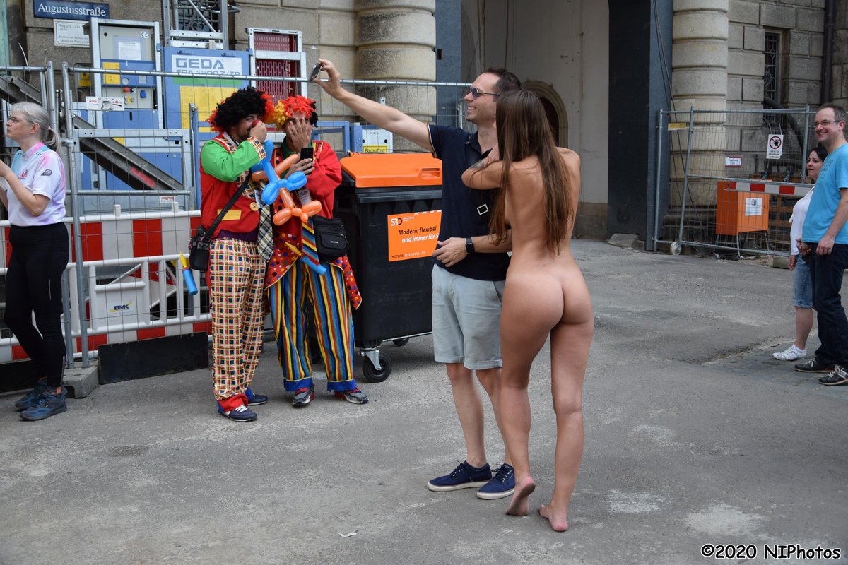 Ingrid loves to be photographed by passers-by
#naked #publicnudity #tattoo #nudeinpublic

see her at https://t.co/k84MX6Wya9
PROMO CODE  -20% ➡️6tJXB⬅️ https://t.co/sBSGJgNkkc