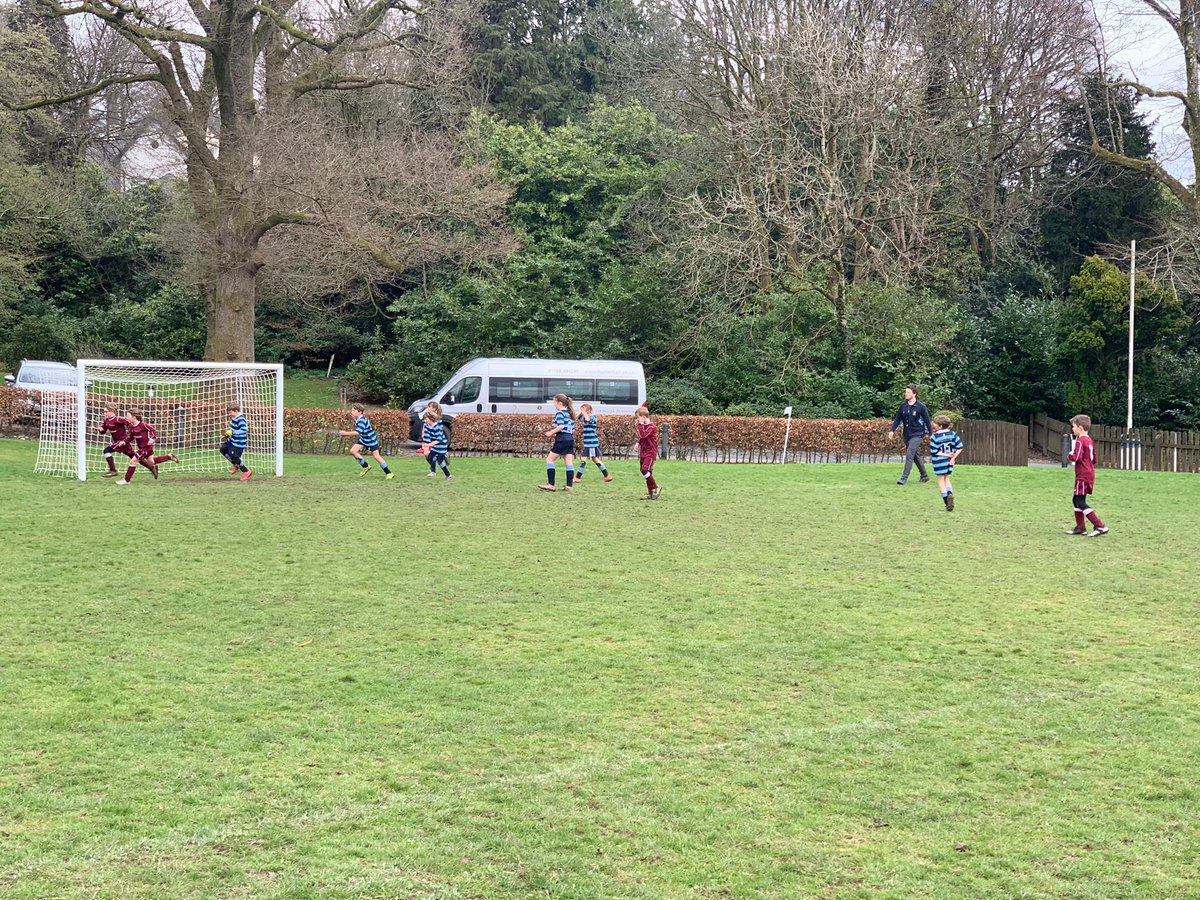 hunterhall_sch's tweet photo. Thanks to our friends at Windermere Prep. for the warm welcome and football matches this afternoon. Three great games - success, failure, learning, laughter and some sublime phases of passing made it a fabulous afternoon. Top notch match tea too😋
#windermereprep #hunterhall https://t.co/c0gkvcDXTk