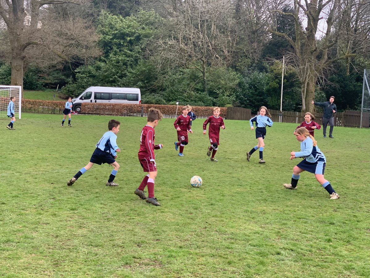 hunterhall_sch's tweet photo. Thanks to our friends at Windermere Prep. for the warm welcome and football matches this afternoon. Three great games - success, failure, learning, laughter and some sublime phases of passing made it a fabulous afternoon. Top notch match tea too😋
#windermereprep #hunterhall https://t.co/c0gkvcDXTk