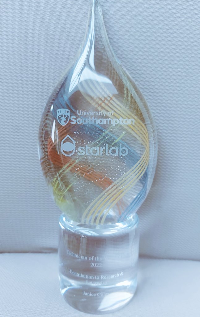 _Claire_Jackson's tweet photo. The @Jannycoles does it again! University of Southampton, Technician of the Year 2022, for #research and #enterprise @SouthamptonBRC @UoS_Medicine @beatpcd @PCD_UK @JaneSLucas1 Congratulations you are a 🌟 and we are all so proud &amp; lucky to work with you! 🥳💐🎊👏👏👏👏👏👏 https://t.co/yLCmLqKKf4