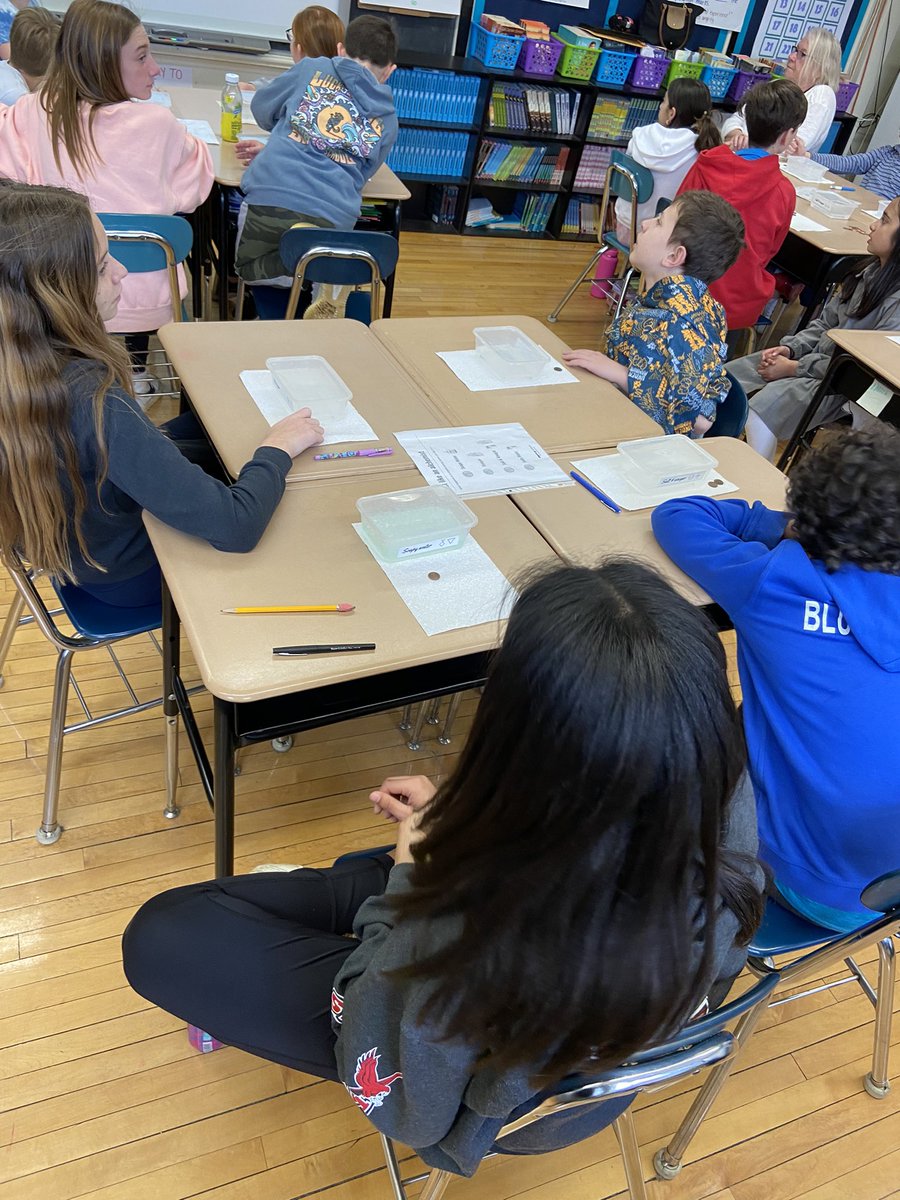 miss_files's tweet photo. Today in science we are answering the question “Are magic potions real?” By testing like an alchemist. #fifthgraderocks #chemicalmagic @MysterySci https://t.co/0I2lQXJEKv