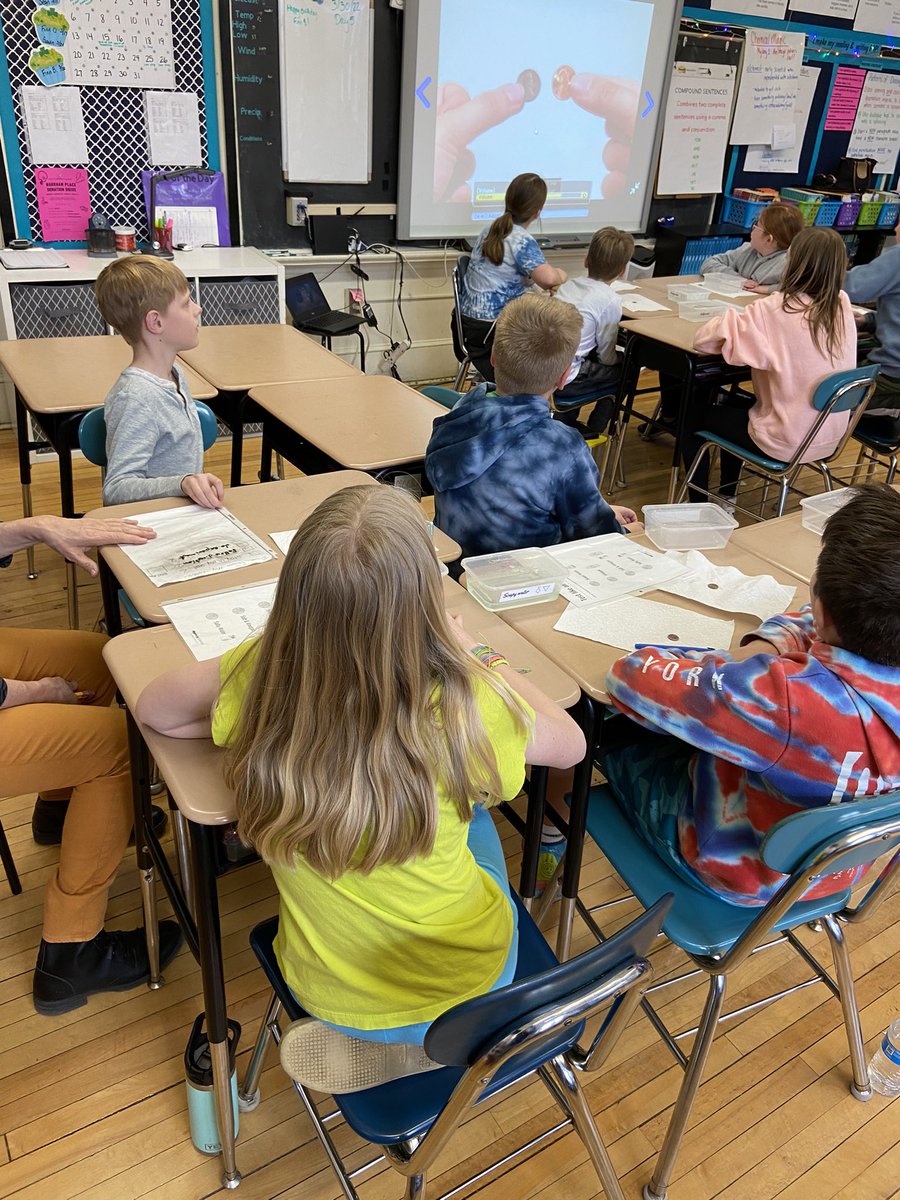 miss_files's tweet photo. Today in science we are answering the question “Are magic potions real?” By testing like an alchemist. #fifthgraderocks #chemicalmagic @MysterySci https://t.co/0I2lQXJEKv