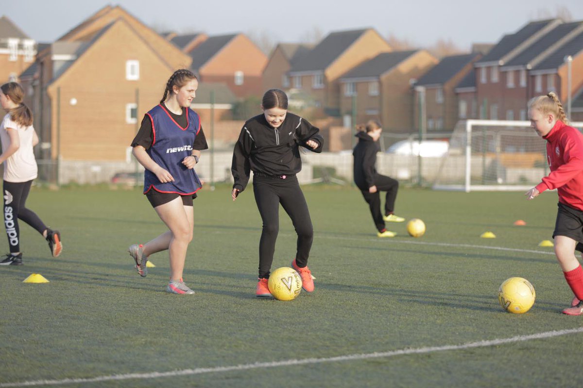 morecambefccf's tweet photo. ⚽️ GIRLS KICKS ⚽️

Another great session last week😁 Women’s super league referee, Lucy Briggs, came down to meet the girls and share her own footballing experiences ⚽️

We are working closely with @MorecambeLadies to create a pathway for the girls to play on a regular basis ✅😊 https://t.co/4fap2RvSFX