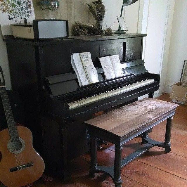 VMSTUDIOS's tweet image. Make some music today! What instrument will you use?🎹🥁🎷🎸🎻🎤