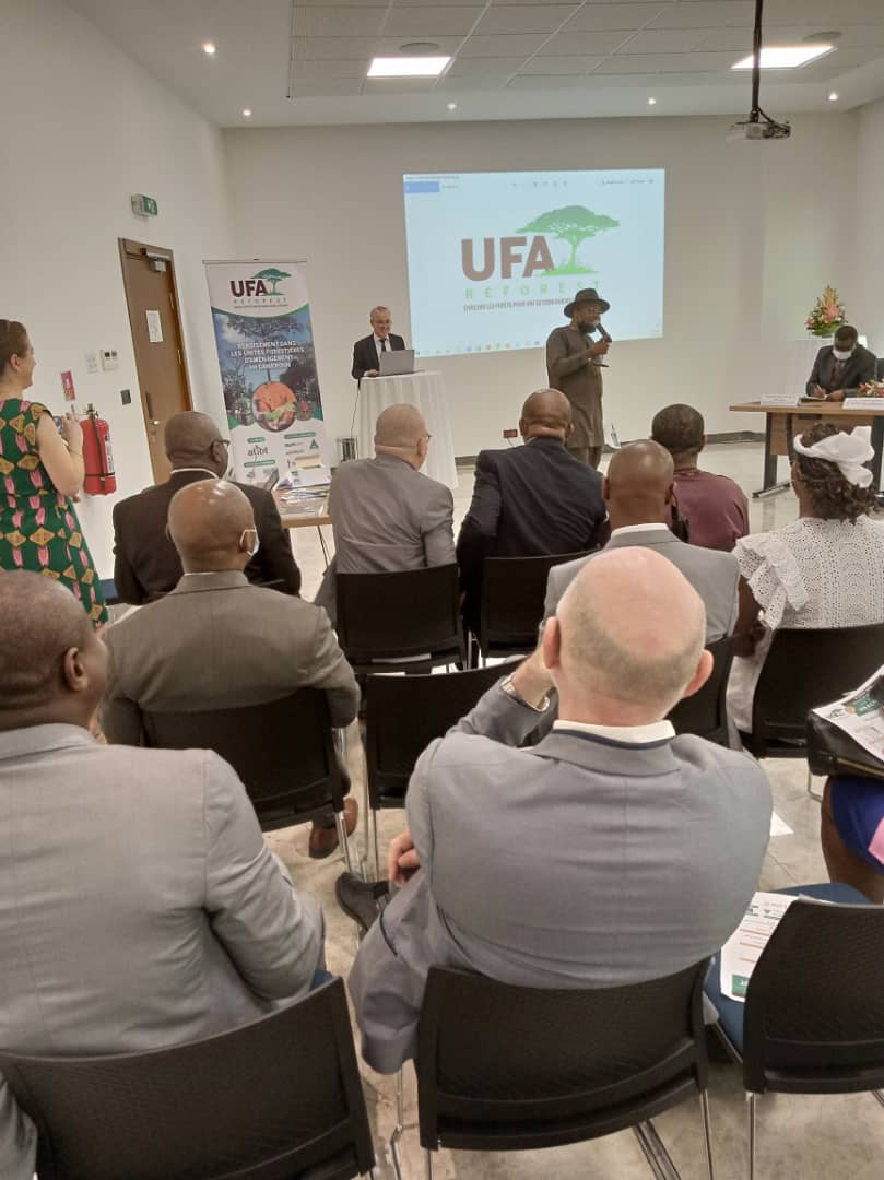 SegefCam's tweet photo. Ce mercredi 30 mars 2022, le #SEGEF a pris part à l'atelier de lancement du projet #UFA_REFOREST, mis en œuvre au Cameroun par l'#ATIBT. Cet atelier visait à partager les objectifs, les grands axes d'intervention et les résultats attendus du Projet.
#Restor4All
#AFR_100 https://t.co/PR2IwKolRi