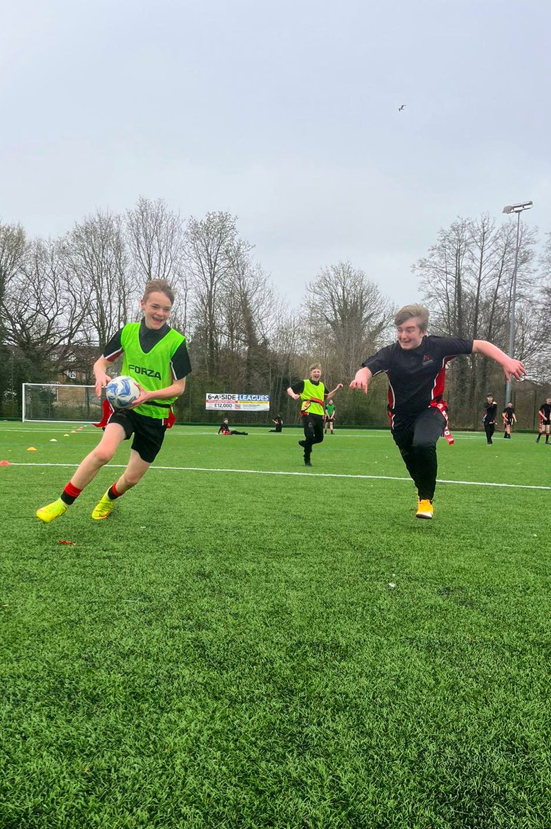 ArrowValePE's tweet photo. Year 9 enjoying the Intra-house rugby competition today. @RSA_ArrowVale @GamesRedditch #AVPE #housesystem #aimhighalligators #believebears #discoverdragons #exceleagles https://t.co/DPKvm2ieMq