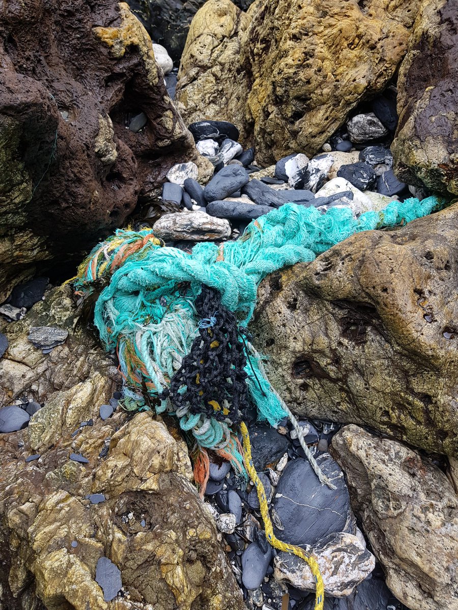 PlasticWaive's tweet photo. 🚮 We often show pictures of our beach cleans and what we find on our main local beaches

⛰️ But what about the remote coves, the ones that are inaccessible a lot of the time?

📷 Here's this week's pictures...

#IAmABeachGuardian
#Cornwall https://t.co/3Pg4lE6hbE