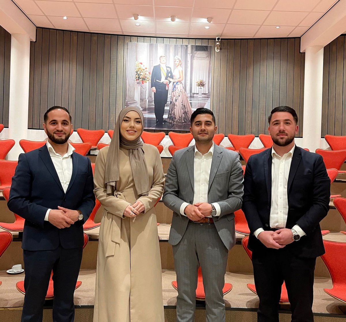 De nieuwe gemeenteraadsfractie van <a href="/DENKSchiedam/">DENK Schiedam</a> is gisteravond geïnstalleerd. Deze toppers zullen zich de komende 4 jaar voor 100% inzetten voor een sociale en inclusieve stad. #vooriedereen