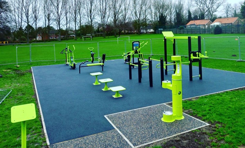 MIWWaterCoolers's tweet photo. This has to be our favorite project so far this year. Working with @NorthLincsCNews, @northlincsccg and @TGO_OutdoorGyms we have provided an @Elkay_USA  bottle refill station. Health, Fitness &amp; Hydration in perfect harmony. What do you think @davidweir2012 ? https://t.co/Mx40GYVUYh