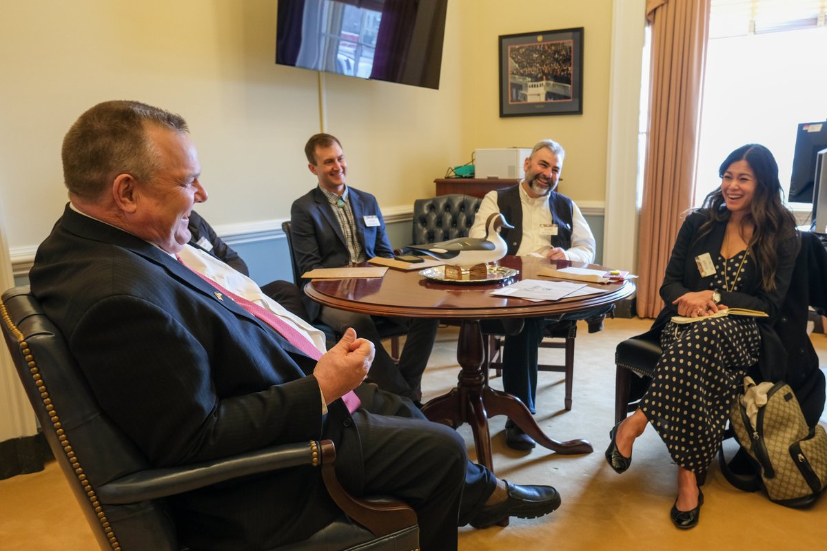 SenatorTester's tweet photo. Always happy to chat about ag policy and organic farming with folks from @OrganicTrade. And it was especially great to see some Montana producers in town: Doug Crabtree, owner of Vilicus Farms in Havre, and Nate Powell-Palm, owner of Cold Springs Organics in Bozeman. https://t.co/GHdANtCgeb