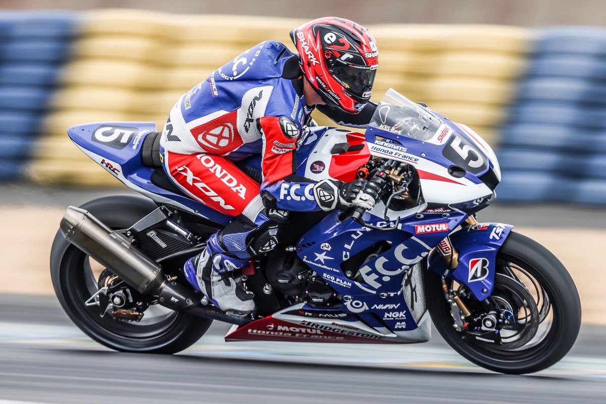 hondaproracing's tweet photo. Pre-Test 24 Heures Motos done ✅ @TSRHondaFrance qualified in fourth place and RAC41 Chromeburner in sixth position in Superstock category. Good race pace for @hondateam55 
Next ➡️ 24 Heures Motos 16-17 April

#Honda #HondaRacing #FIMEWC https://t.co/9PIqOyBdqo