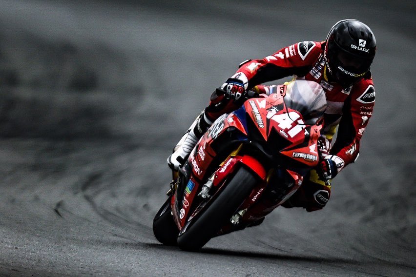hondaproracing's tweet photo. Pre-Test 24 Heures Motos done ✅ @TSRHondaFrance qualified in fourth place and RAC41 Chromeburner in sixth position in Superstock category. Good race pace for @hondateam55 
Next ➡️ 24 Heures Motos 16-17 April

#Honda #HondaRacing #FIMEWC https://t.co/9PIqOyBdqo