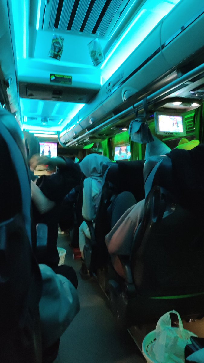 AzimaturRhmh's tweet photo. Jalan jalan di akhir pekan, neng kok do mutahh 😞 https://t.co/I8txQMLLq8