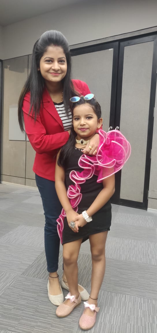 mohanty_madhuri's tweet photo. With Viral Girl Ritika ❤️
BLS vs BLS ❤️
#SarthakViralGirl #singer #inrerview https://t.co/nFQCKxptqQ