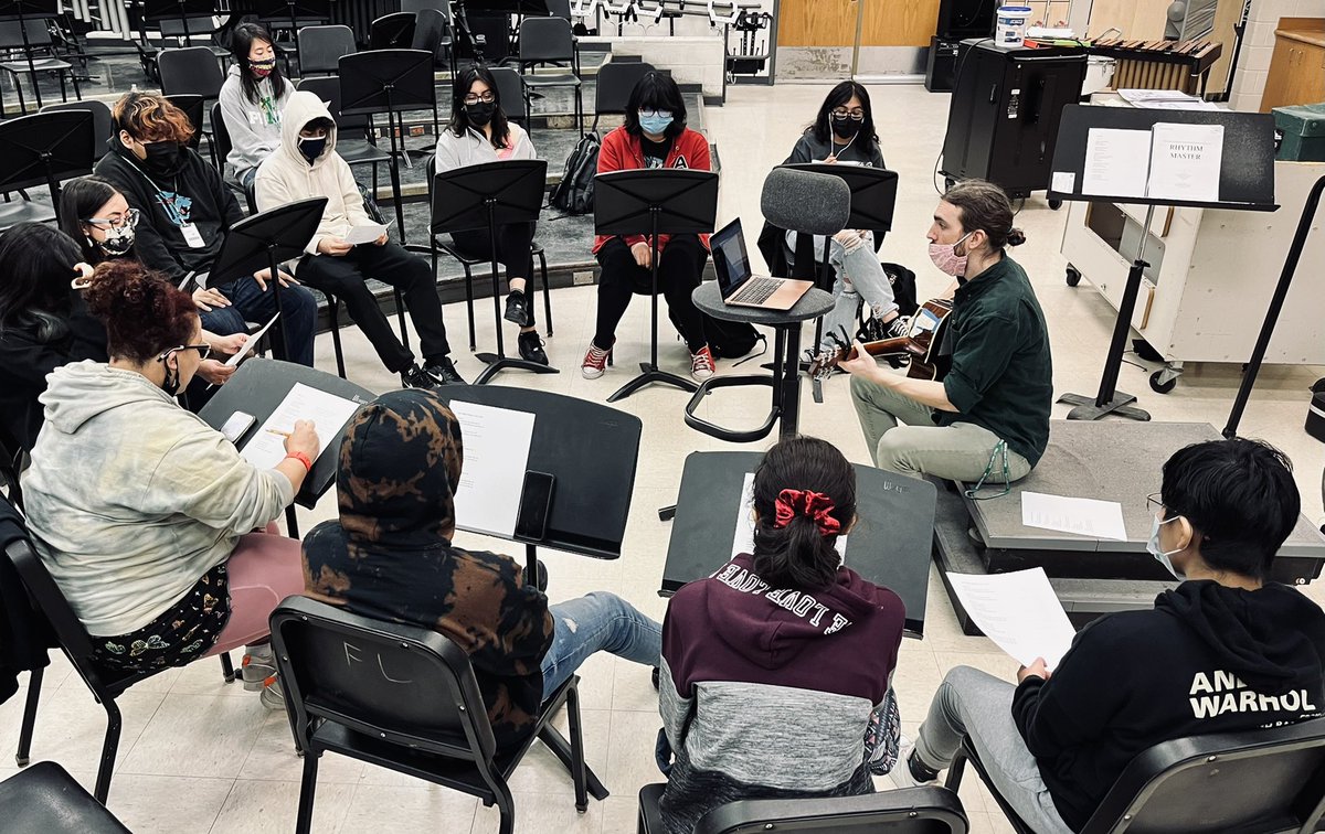 AndrewChipman9's tweet photo. It’s Kelly PRIDE Day @ThomasKelly_HS and great to see students develop and broaden their knowledge, interests, and connections to others during Enrichment! https://t.co/i9AIh8BUuD