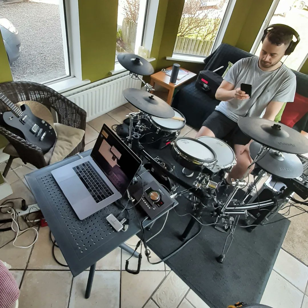 BoxCloneBand's tweet photo. Pre-production setup from last week π€π€πΌ
#preproduction #musicprep #studioprep #electricdrums #roland #protools #drumrecording #musicrecording #musicproduction #musicproducer #drummer https://t.co/4fCxgEmh1q